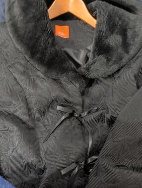 hearts of palm Black Textured Jacket with Faux-Fur Collar